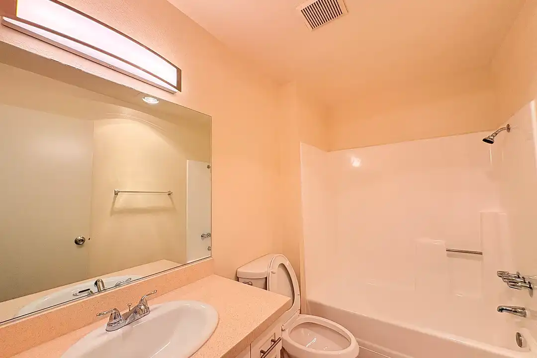 1049 Winchester Ave - More