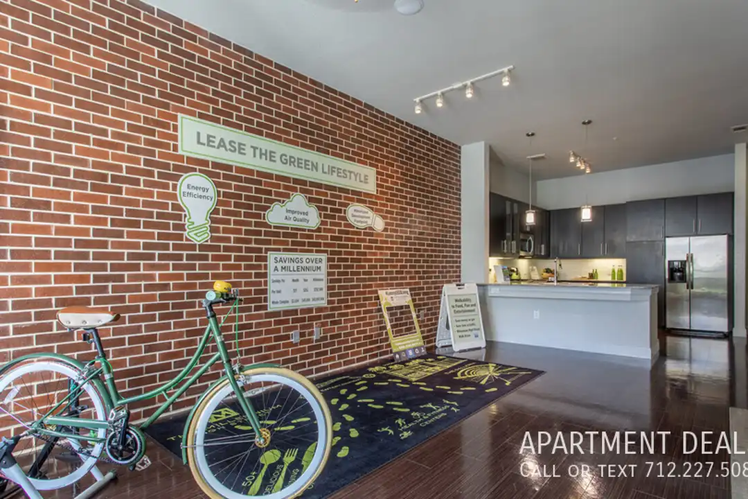 Apartment in Houston, Highland Village, Greenway - View 3