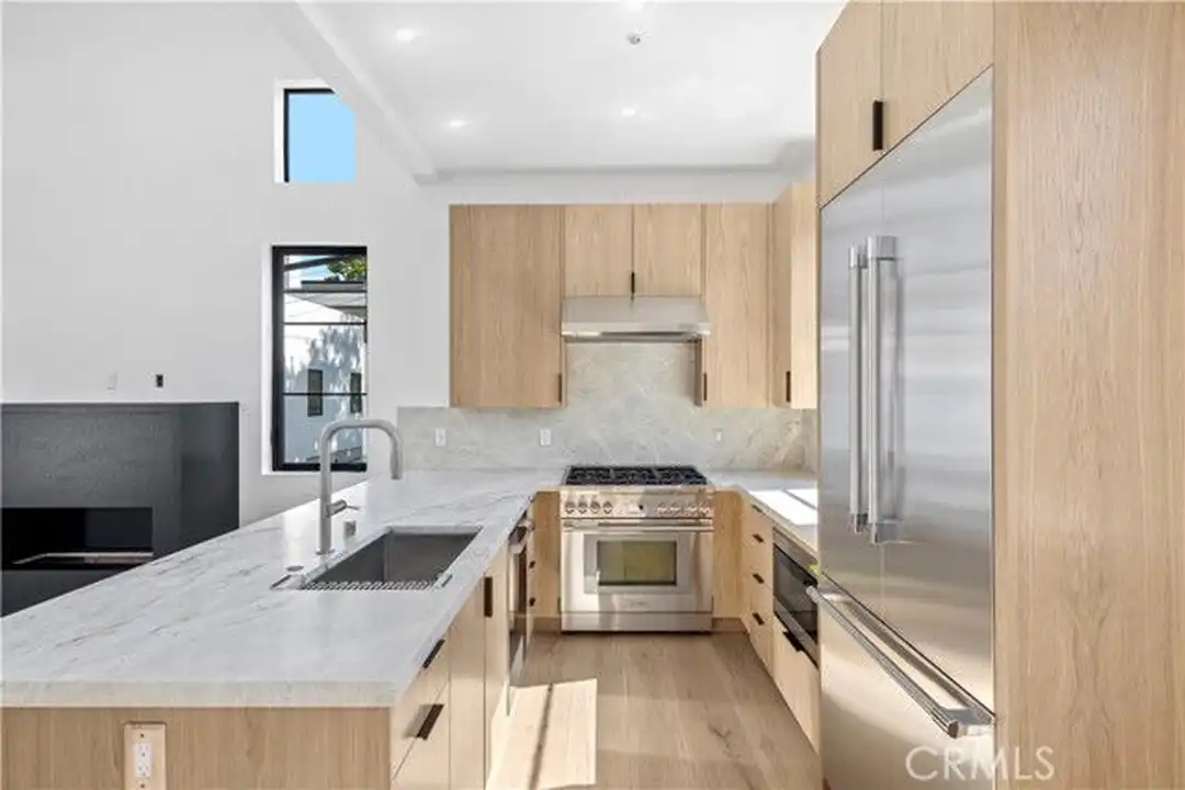 700 Iris Ave unit 1/2 - View 5