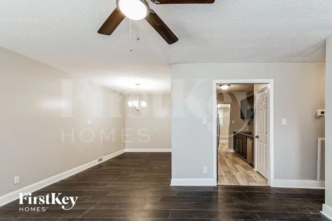 1104 Raynor St - View 3