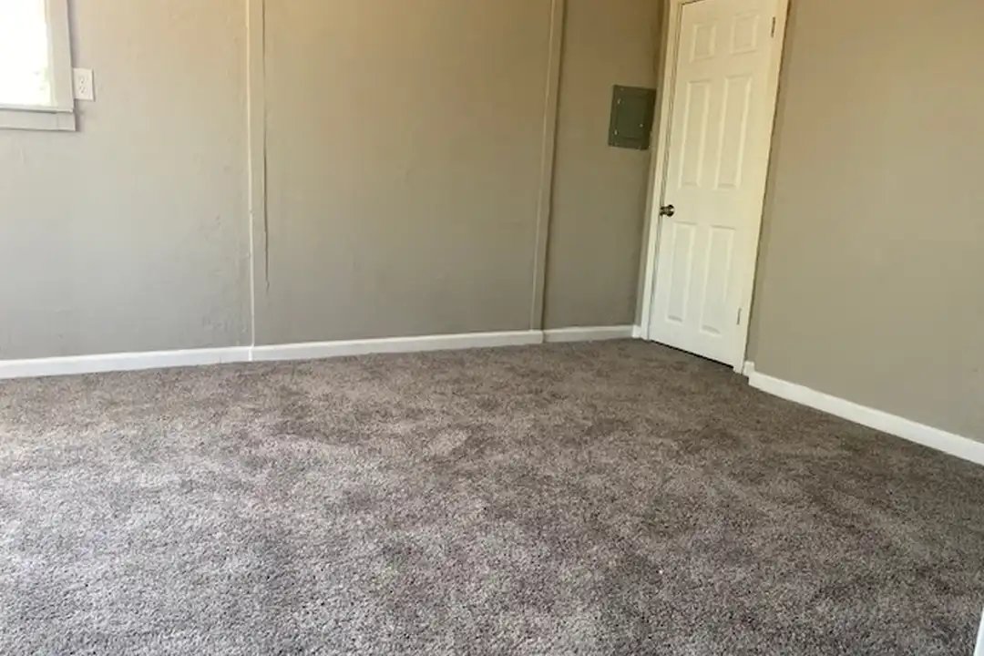 212 W Blacklidge Dr - View 6