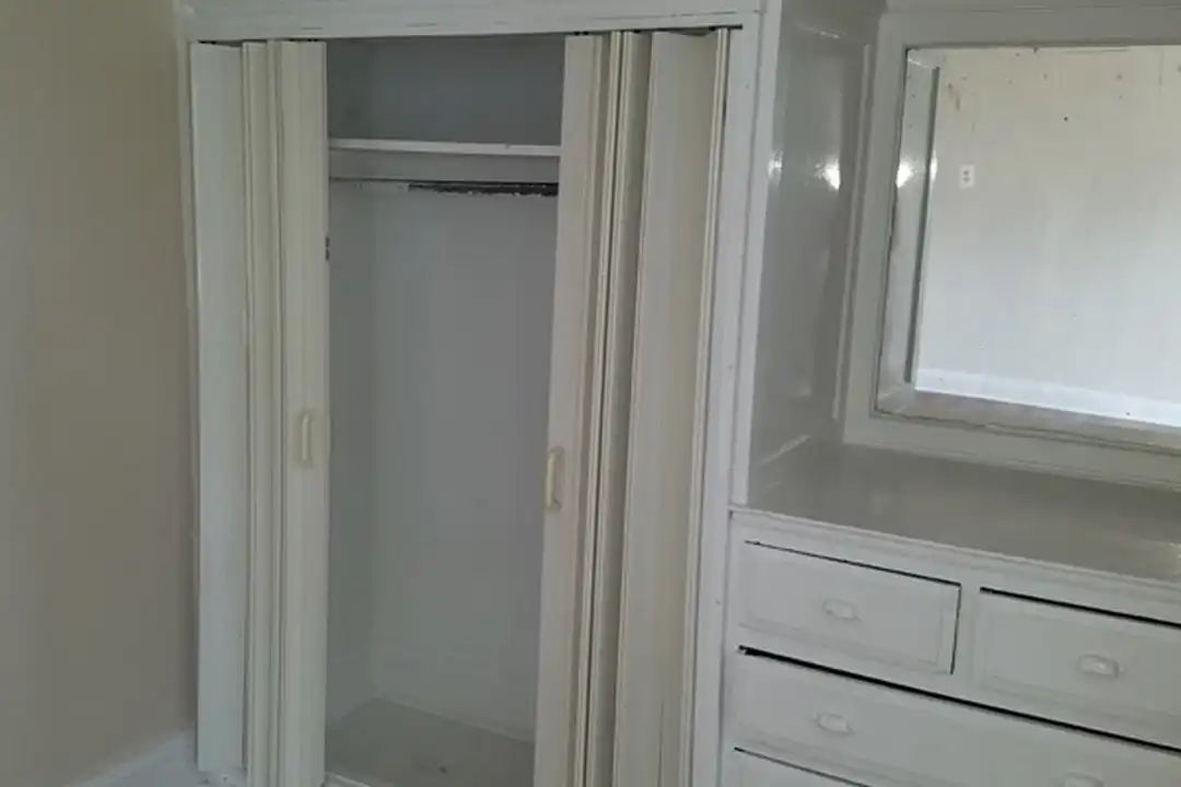 4866 N Magnolia Ave unit 208 - More