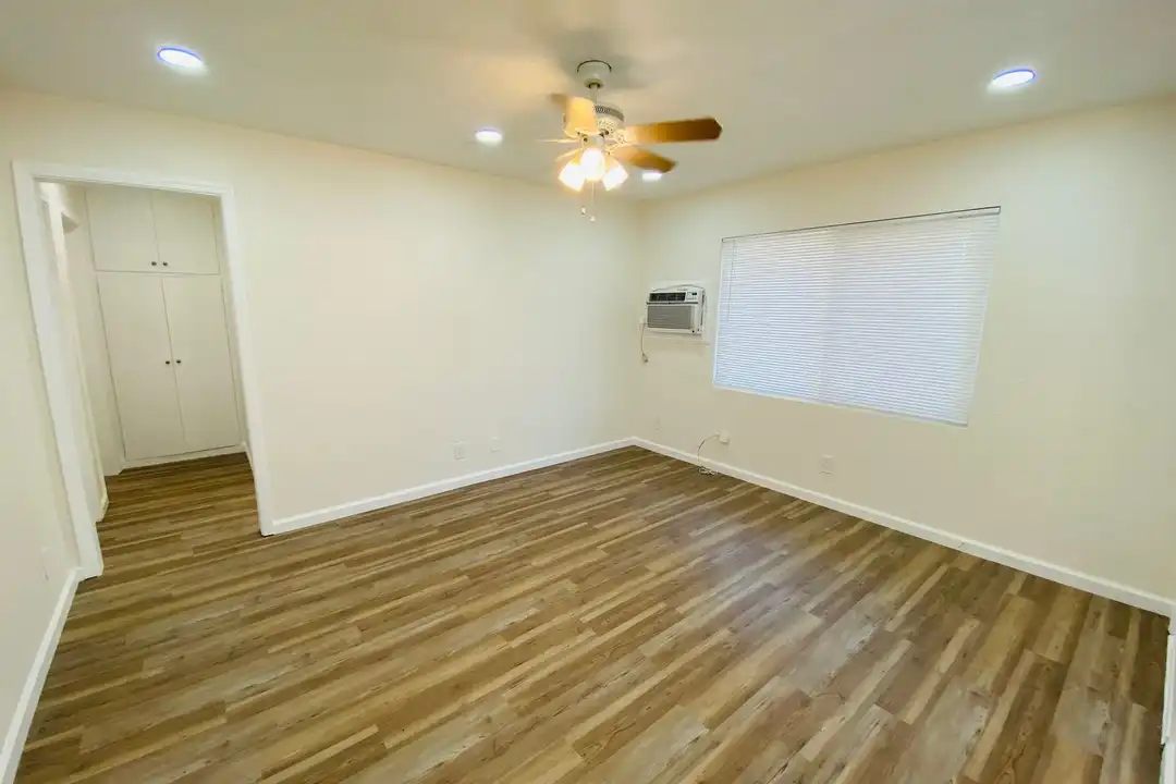 552 S Magnolia Ave unit 552 - View 3