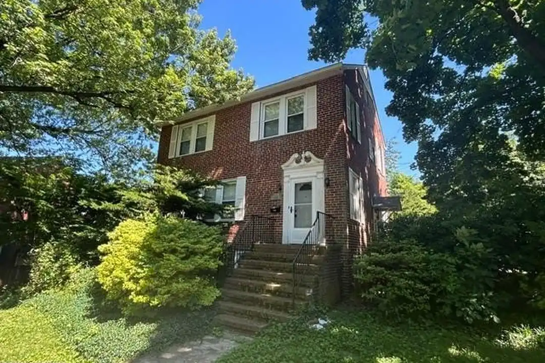 306 Kingston Rd – photo 1