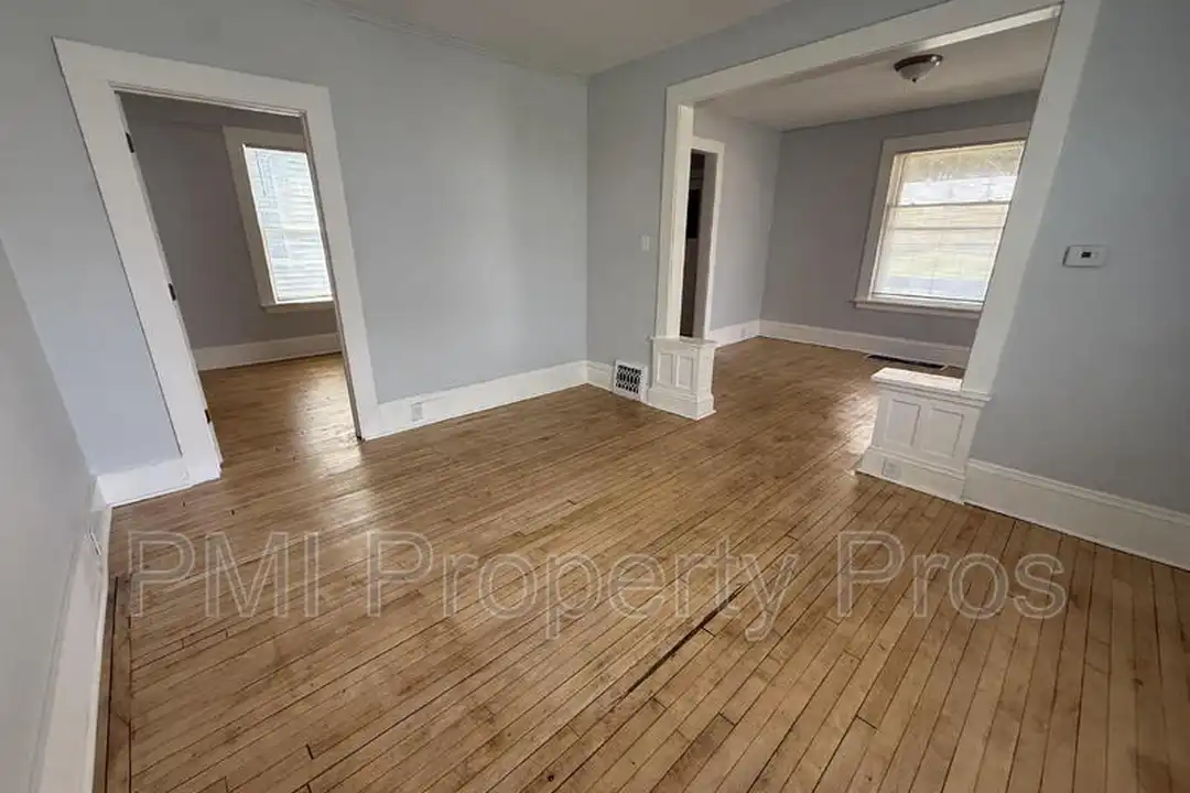 3109 W Walnut St – pohled 5
