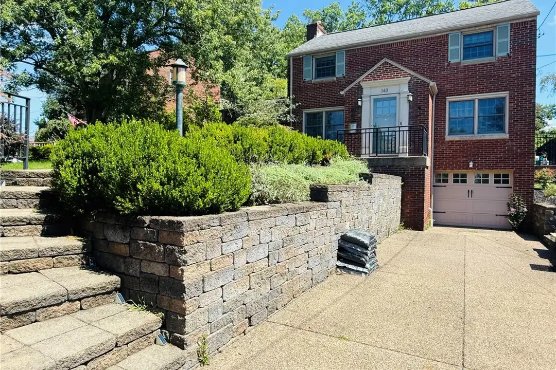 143 Seneca Dr – photo 1