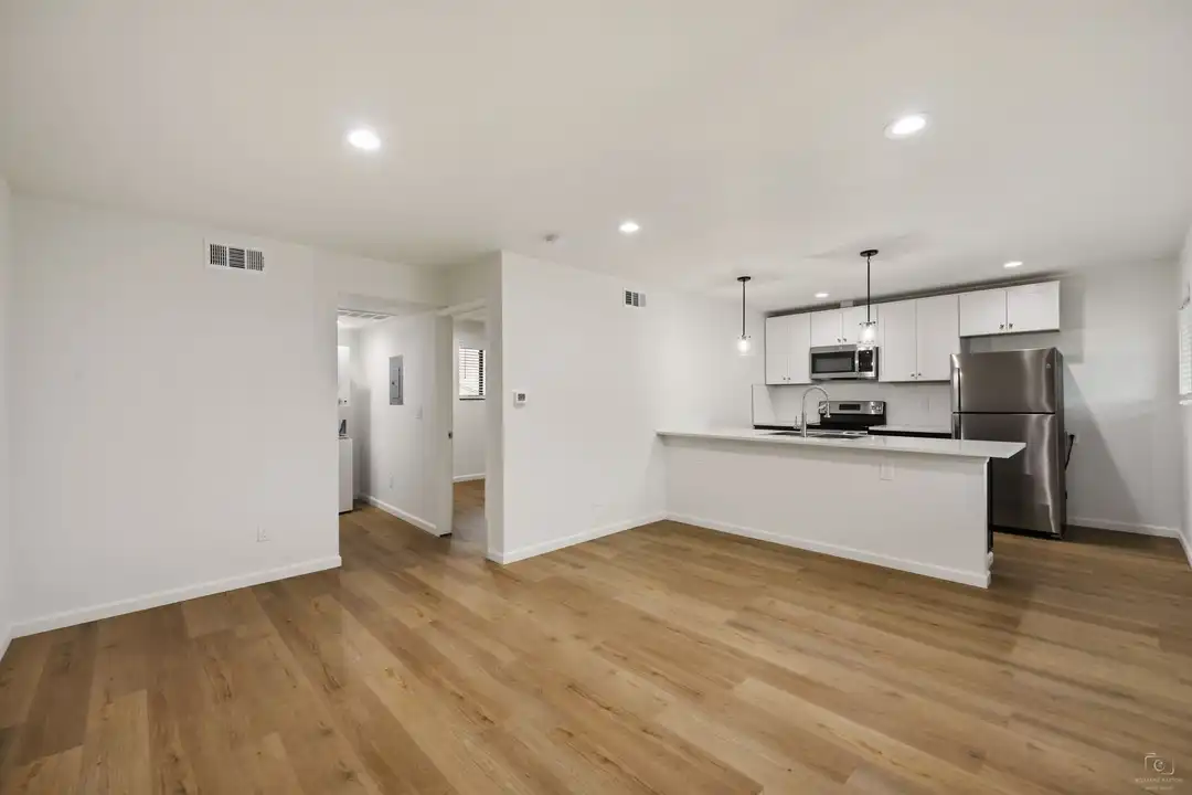4823 Gaston Ave - More