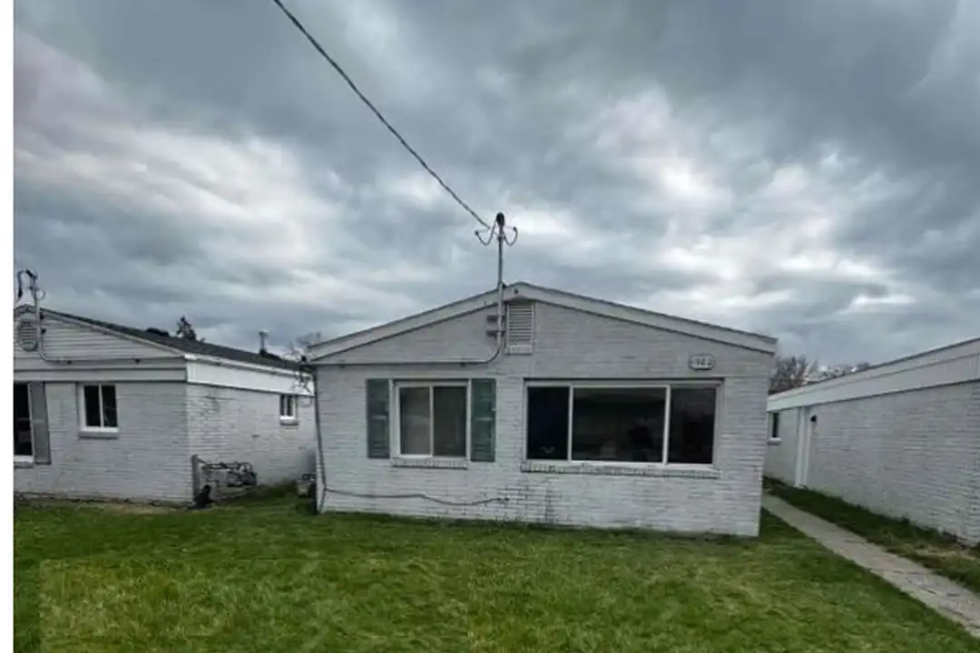 1502 Hirzel St unit B – photo 1