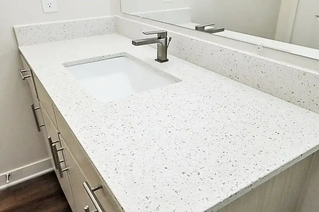 1100 Apex – photo 1