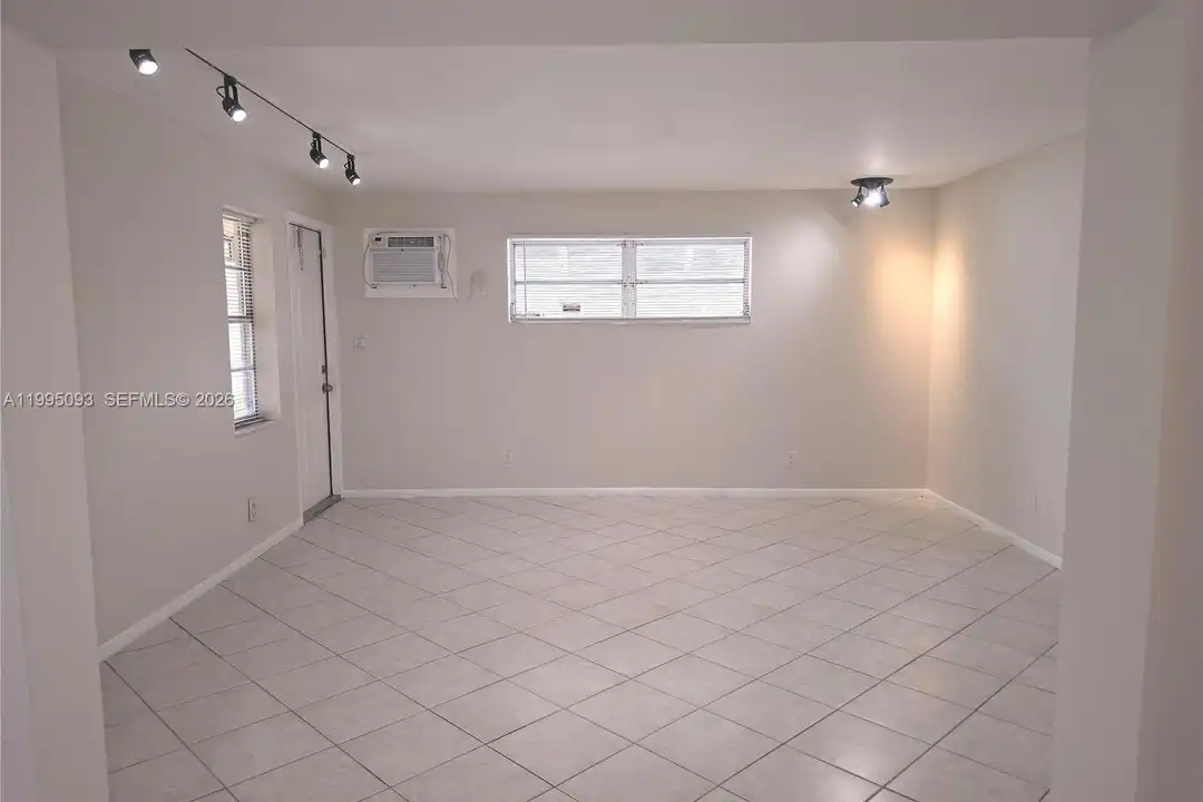 1723 Thomas St #3 - View 5