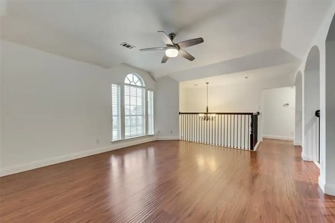 214 Sherwood Dr - View 6