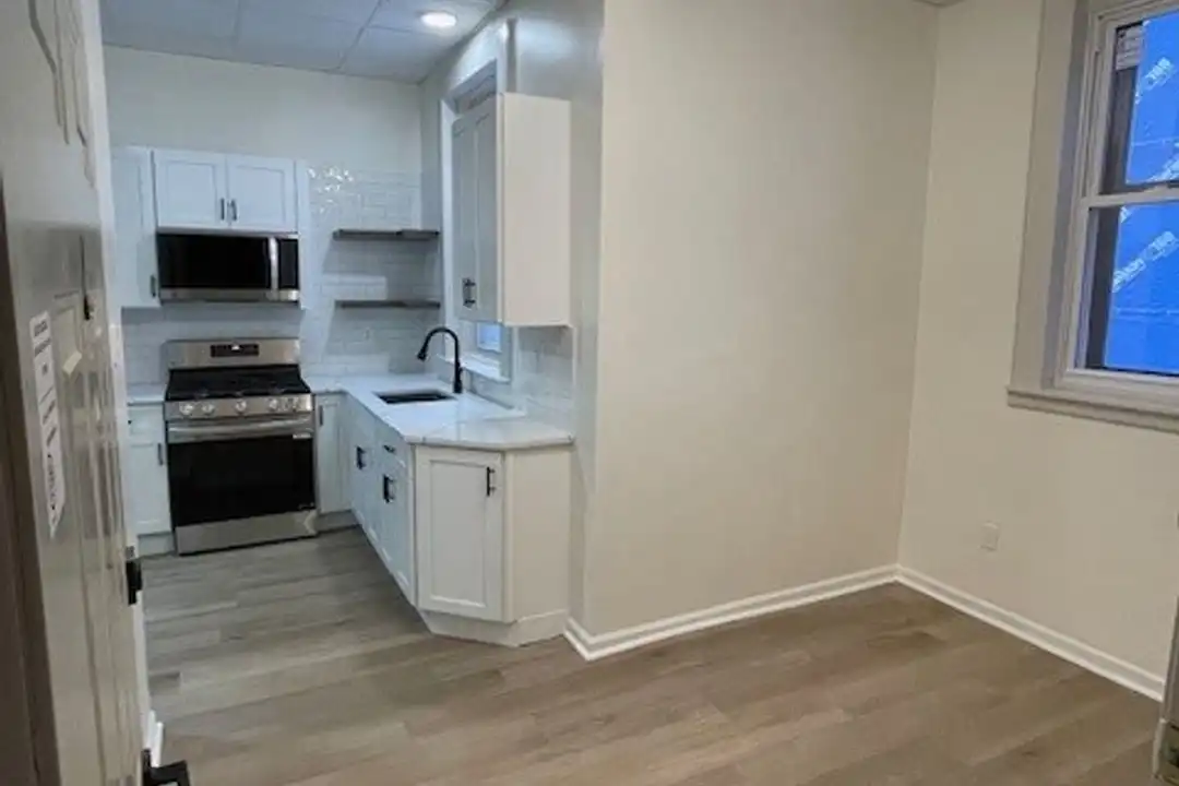 Apartment in Bound Brook - View 5