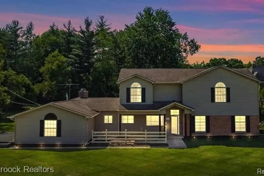 6096 Darramoor Rd – photo 1 of 52