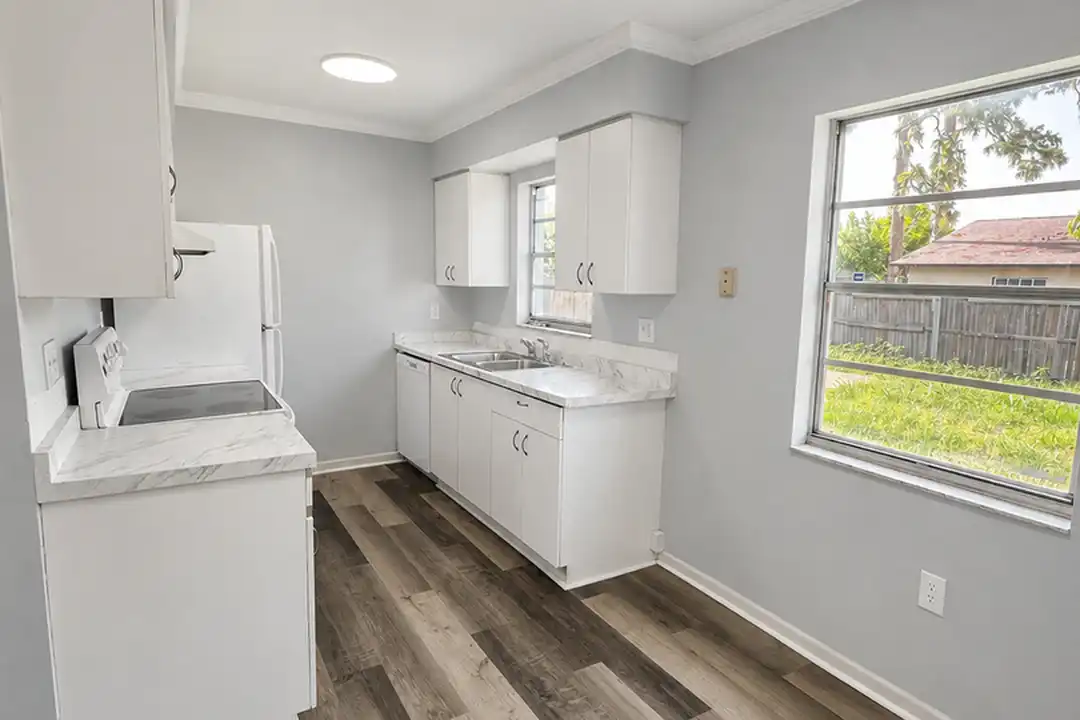 511 65th Ave Dr W - View 4