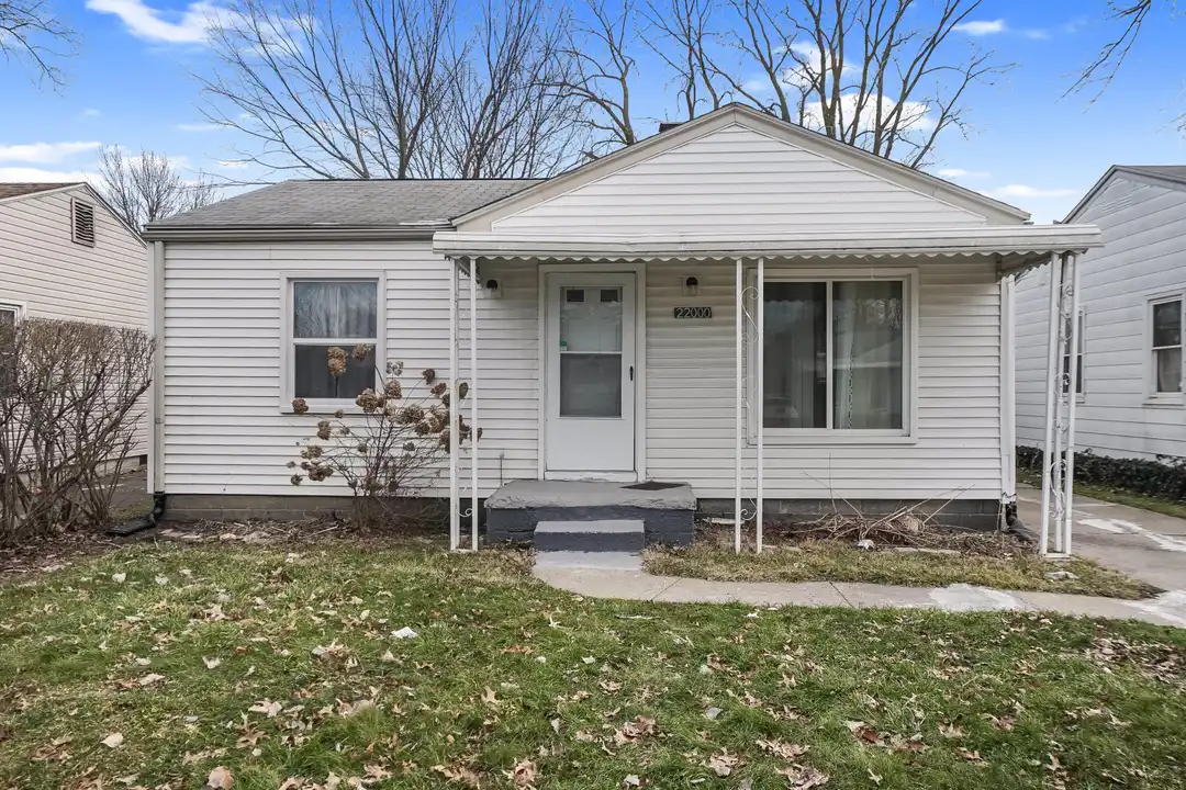 22000 Cunningham Ave – photo 1