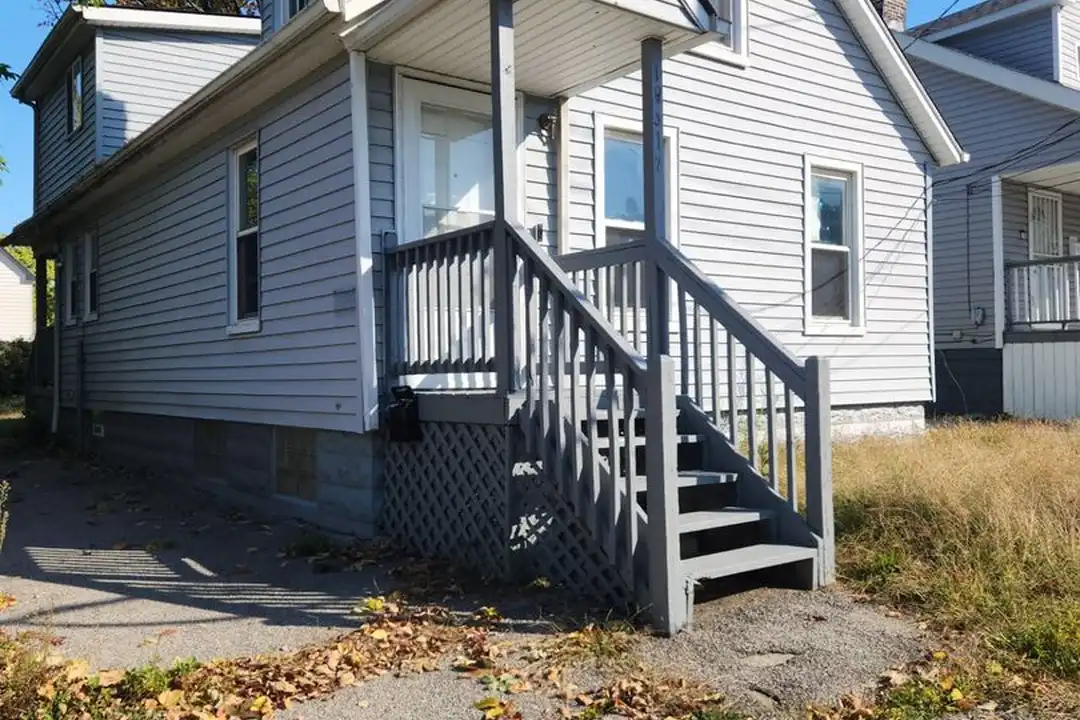 10317 Reno Ave – photo 1