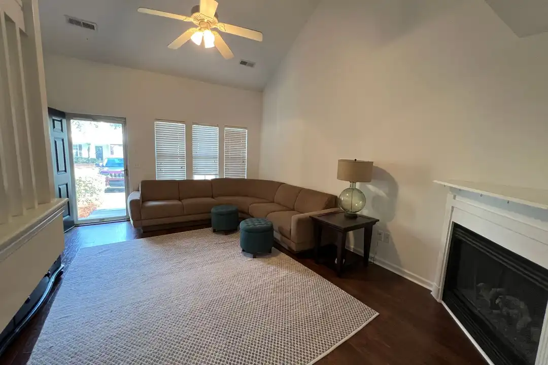 555 Tayrn Dr - View 3