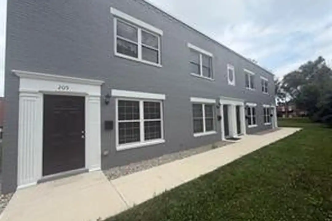 215 South St – photo 1