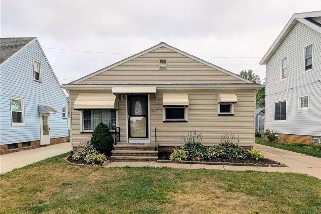 3207 Wellington Ave – photo 1