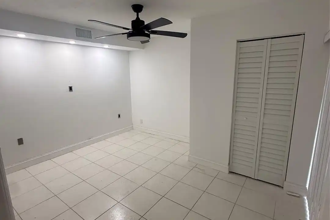 9138 SW 23rd St unit B - View 4