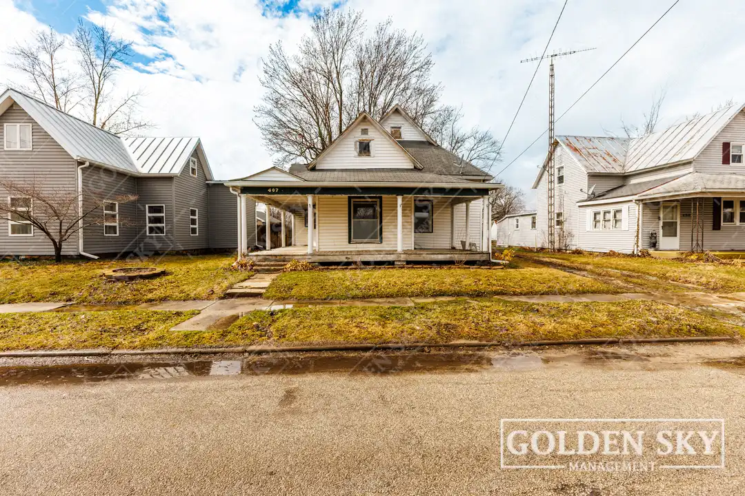 407 N Plum St – photo 1 of 10
