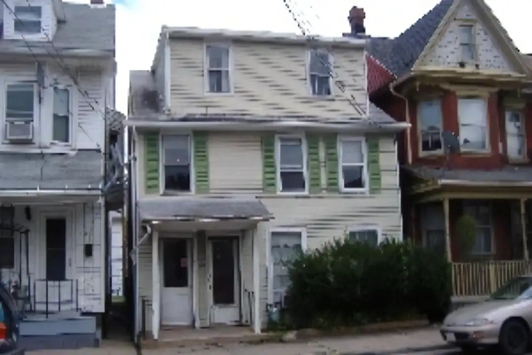 144 N 4th St – photo 1 of 5