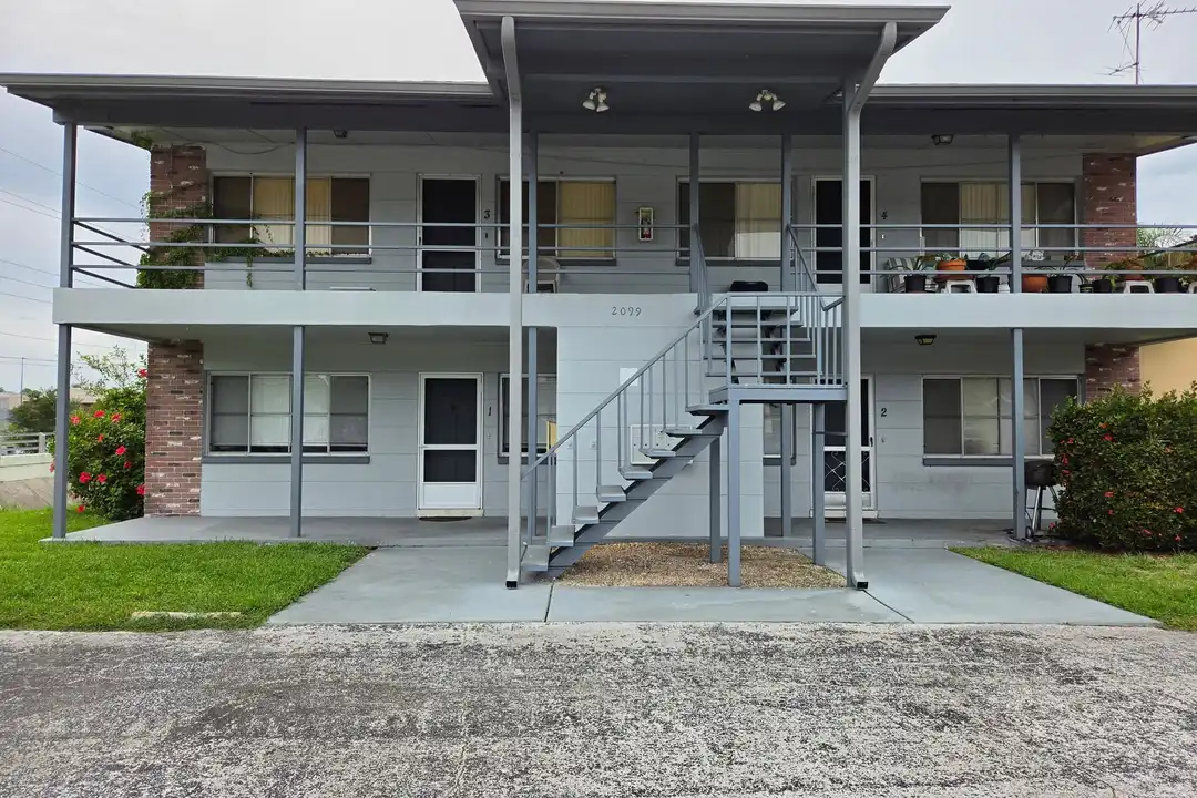 2099 Kings Hwy unit 1 – photo 1