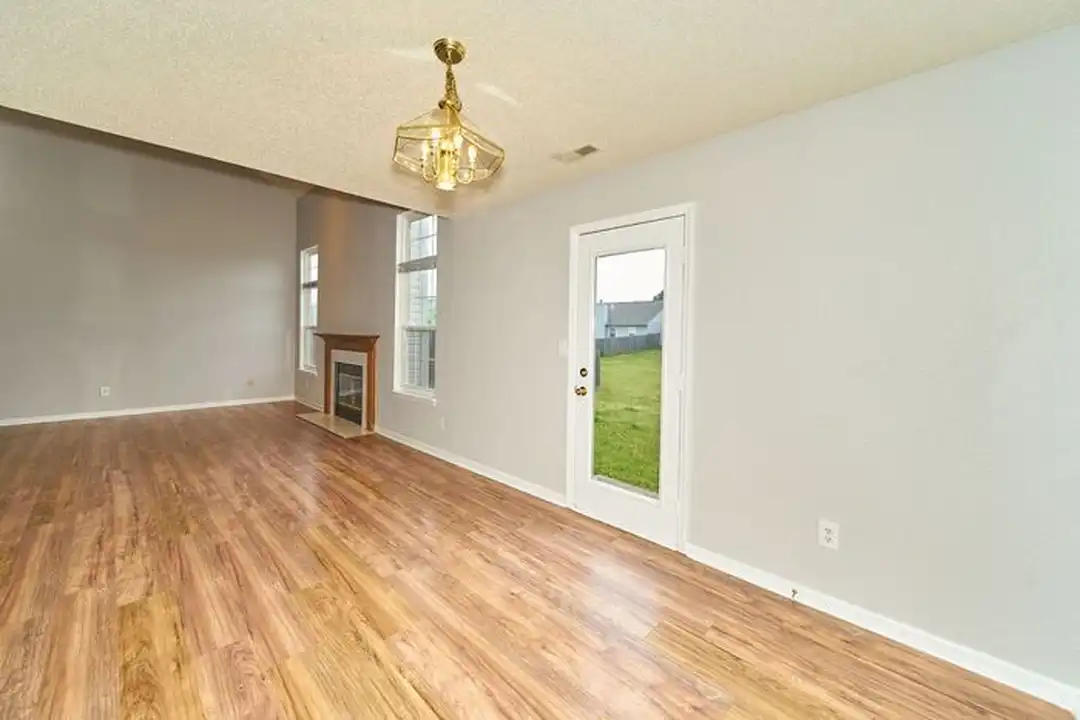 8133 Maple Stream Ln - View 6