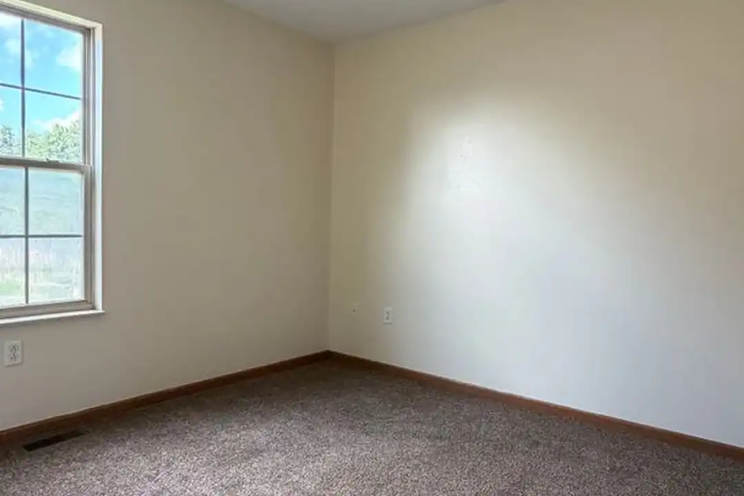 1040 Steeplebush Dr – photo 1