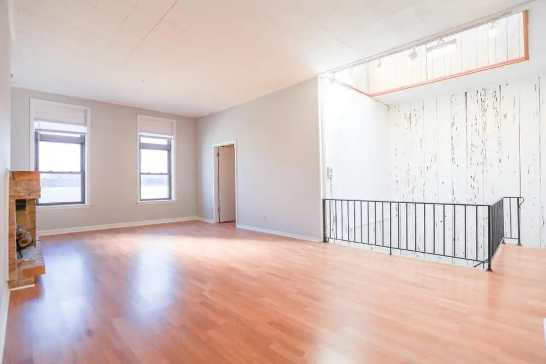 1582 N Clybourn Ave - View 2