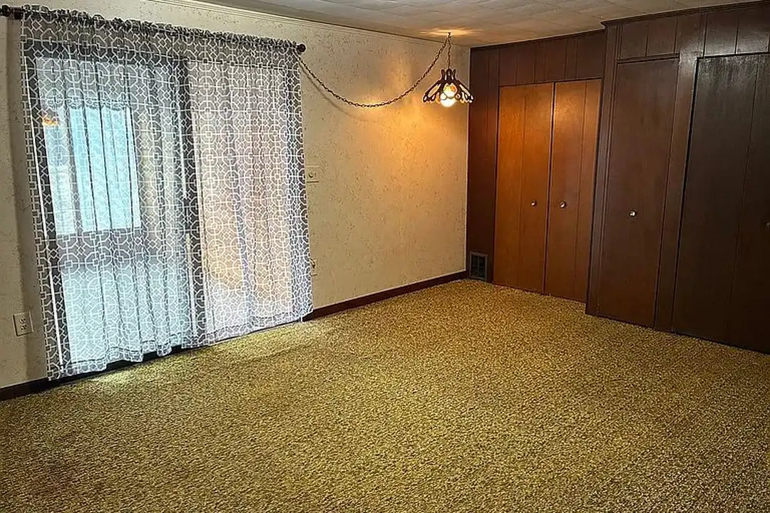 15235 Ackerson Dr - View 4