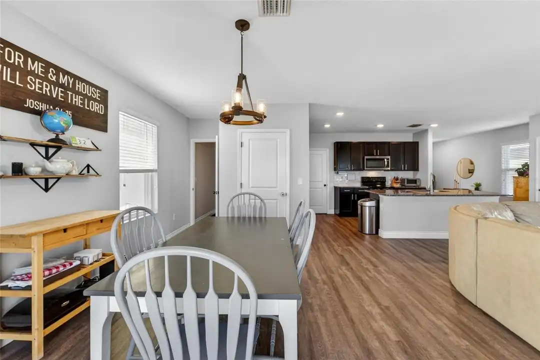 11176 Leland Groves Dr - View 3
