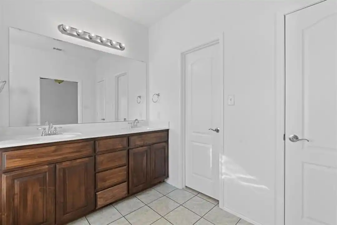 4013 Winter Springs Dr - View 5