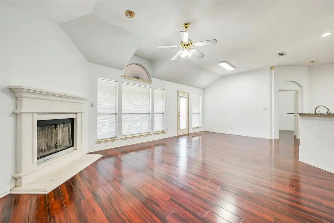 700 N Emma Dr - More
