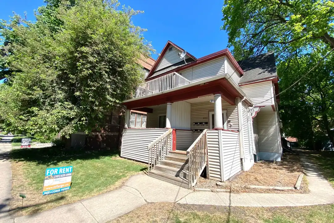 911 2nd Ave S unit Apt 1 – photo 1