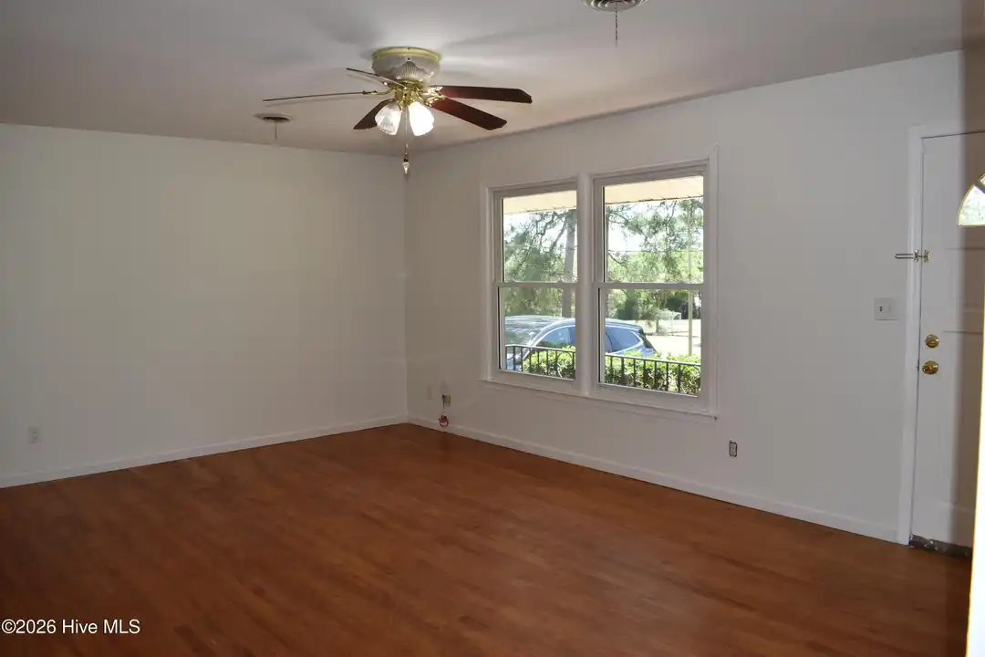 735 Old Edgefield Rd - View 6