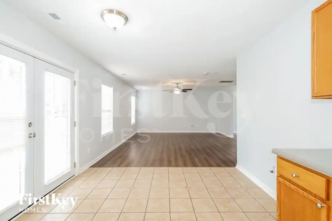 16315 Circlegreen Dr - View 6