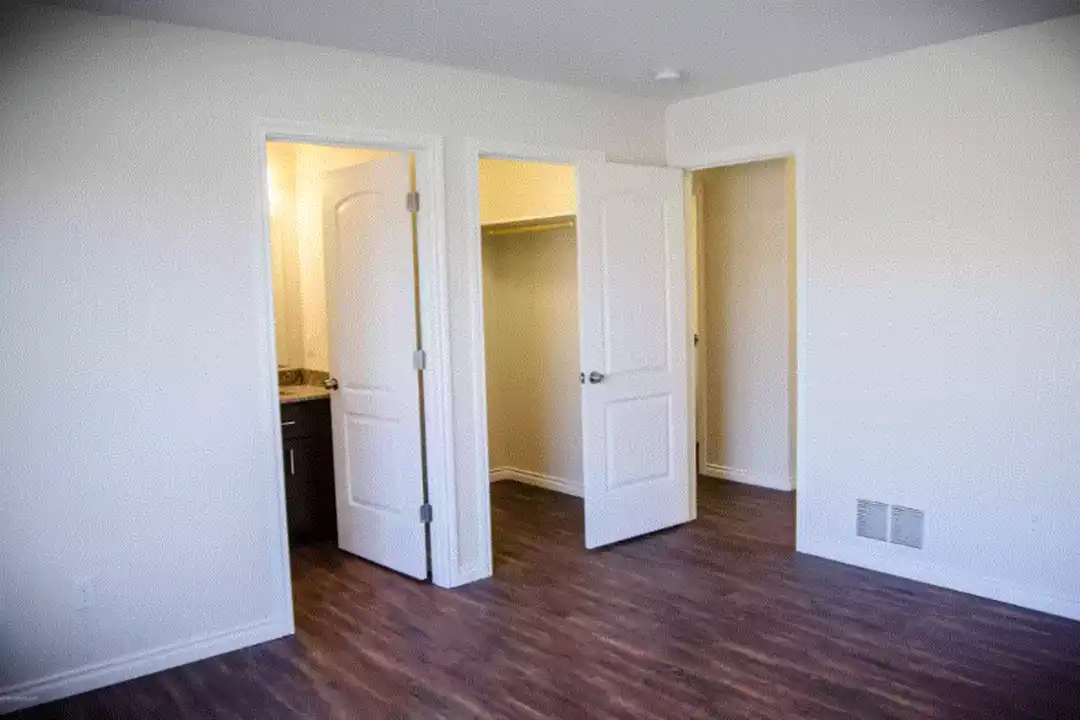 1551 N Tinitun Cir unit 1551 N Tinitun Cir - More