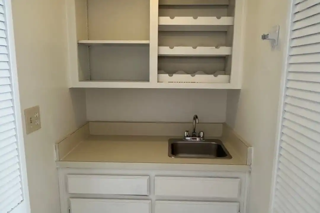 402 S Garfield Ave unit # 20 - View 6