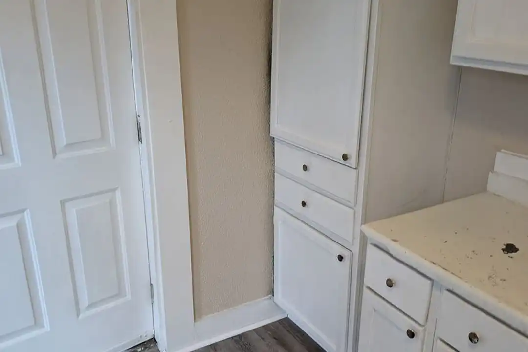 92 W 2nd St unit 4 – photo 1 of 8