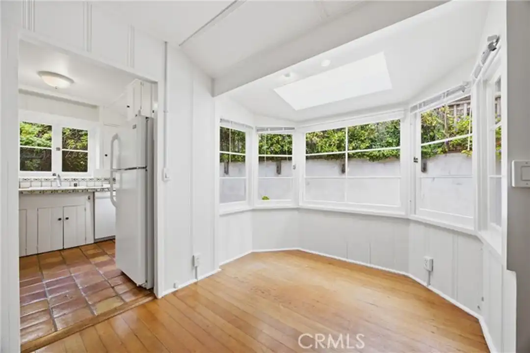 550 St Ann's Dr - View 4