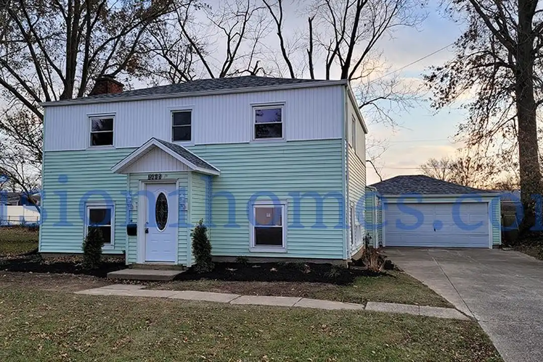 2405 Lakewood Ave – photo 1