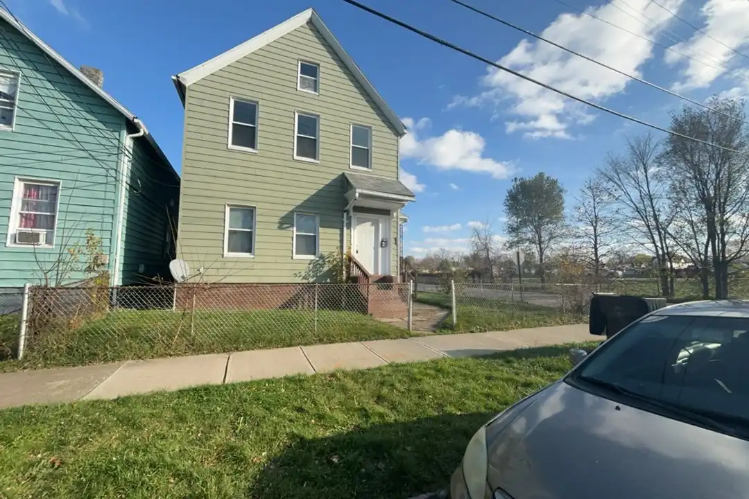 2763 W 32nd St unit Unit UP – photo 1