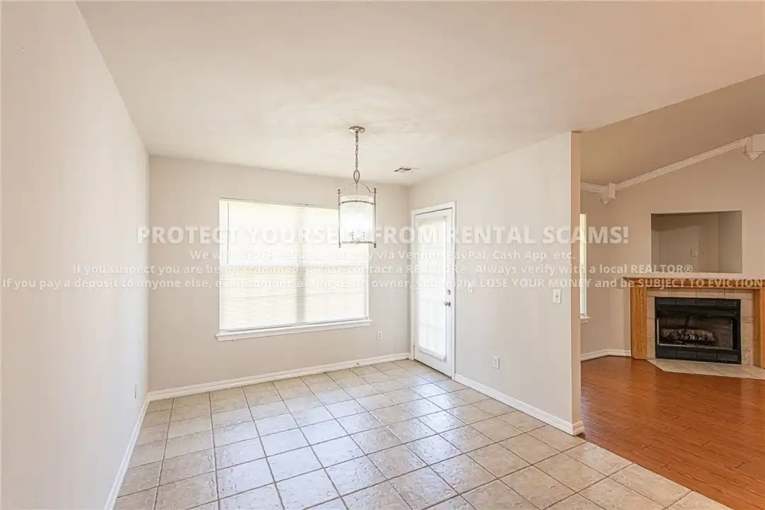 3806 SW Hansom Loop - More
