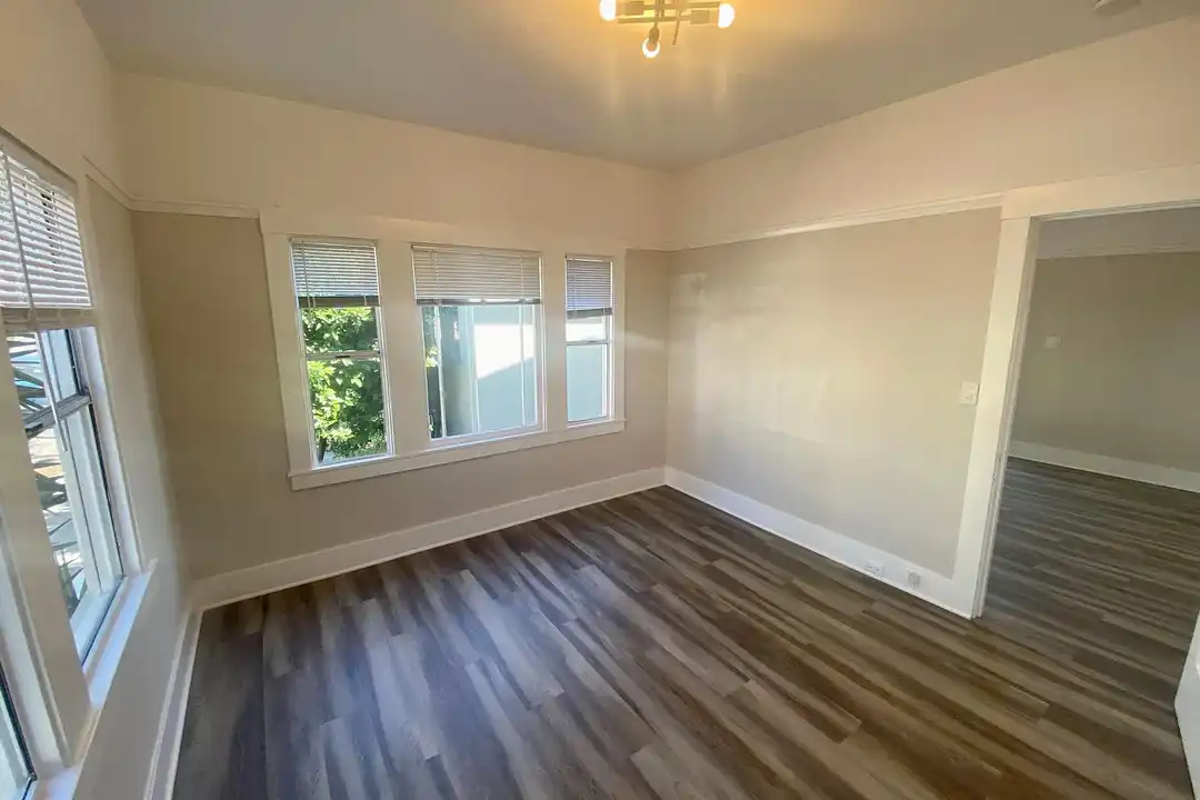 323 E 15th St unit 325 - More