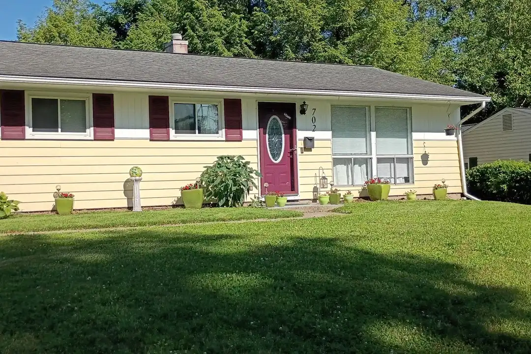 702 Saratoga Ave – photo 1