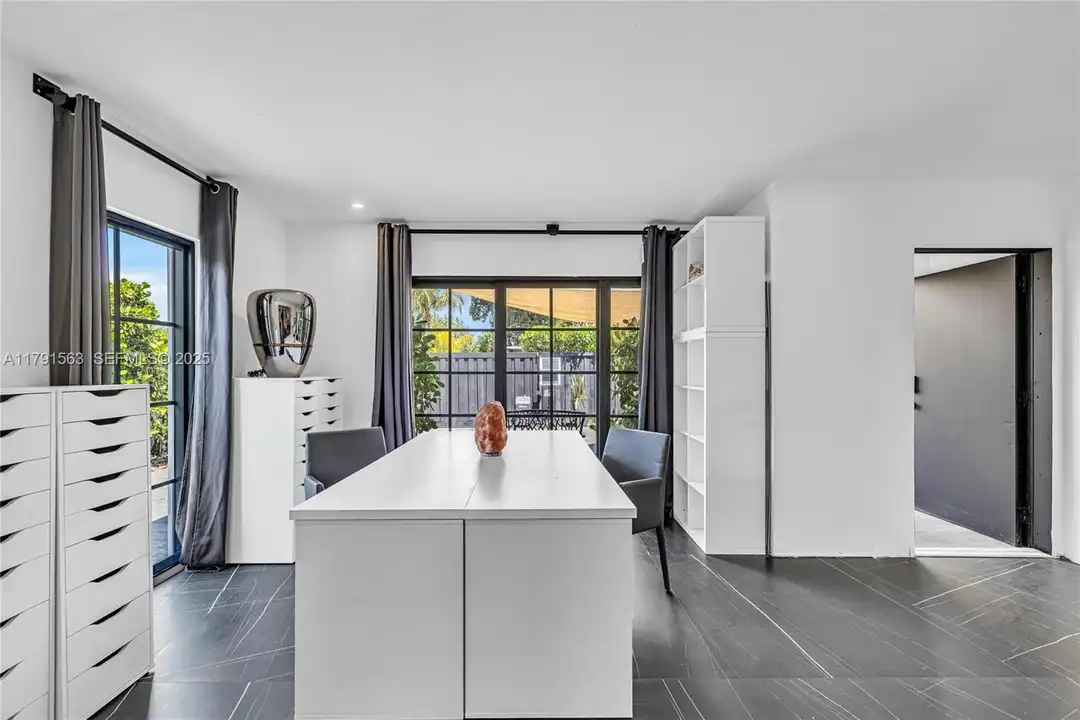 560 NW 116th Terrace - More