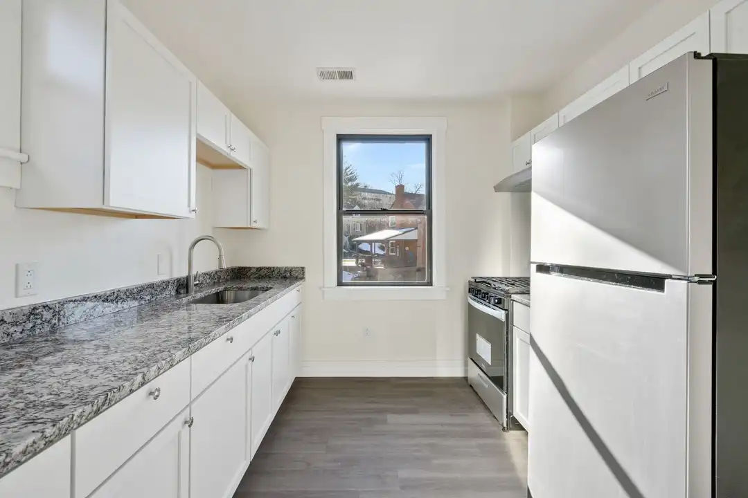 111 Kaplan Ave unit Unit 2 - View 3