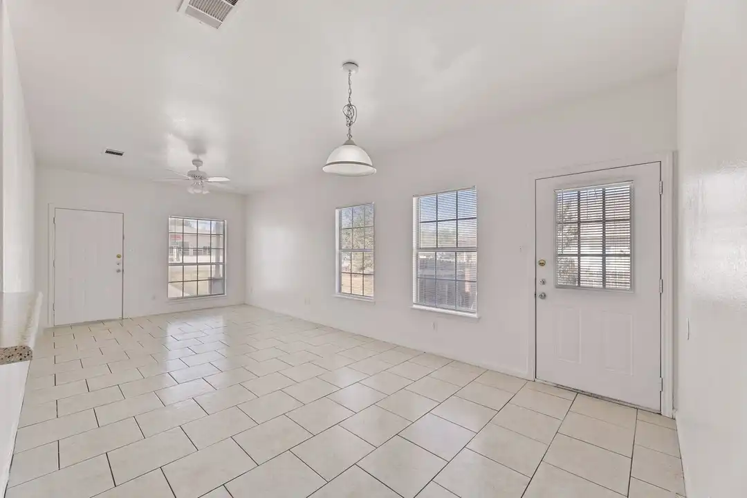 2302 S Bagdad Rd unit A - More