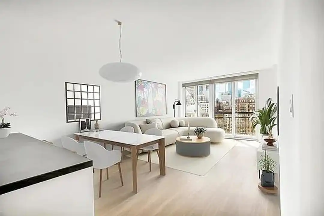 Apartment in New York, Midtown, Manhattan - View 2